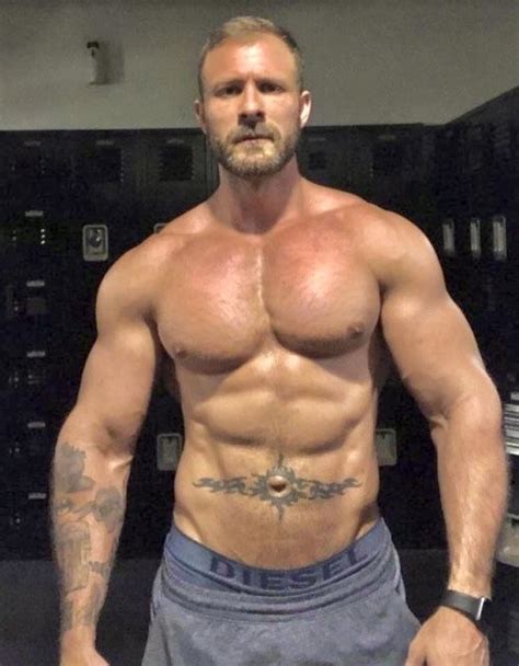 nude dilf